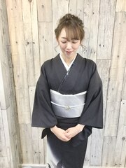 着物の着付とヘアセット、式に間に合うように早朝や店休日でも可