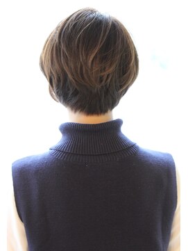 レウナ 外苑前(Reuna) 【３０代・４０代・５０代】大人の女性に人気の耳かけショート