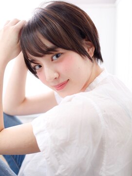 ネオリーブ クーロ(Neolive curro) 大人気耳掛けショート★頭の形が綺麗に見える