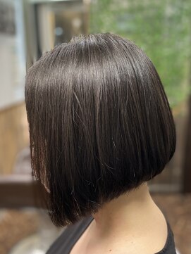 サロンボンボン(Salon Bon Bon) 前下がりボブ