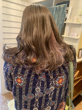 ラレイ(Lalei) ＊透明感ベージュカラー×ピンクインナーカラー 表参道