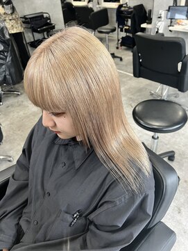 アンダーバーホワイト 栄店(_WHITE) ミルクティーベージュ