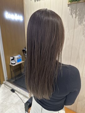 フリーラ 横浜(freera) 黒髪/グレーベージュ/レイヤーロング/前髪パーマ[横浜駅]