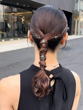 ピークアブー 原宿ハラカド(PEEK-A-BOO) 結婚式参列ヘア ローポニー 編み下ろし 金箔ヘア 原宿ヘアセット