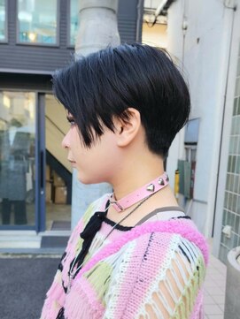 シャロン(SHARON) 【SHARON原宿】刈り上げハンサムショート×黒髪束感カット