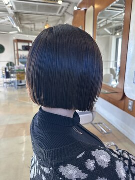 牛若丸ジャパン(Japan) 切りっぱなしミニボブ