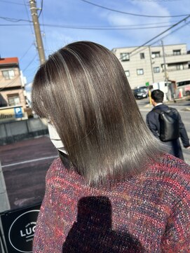 ラック 津田沼(LUCK) ホワイトシルバー/バレイヤージュ/津田沼/ブリーチ/推しカラー