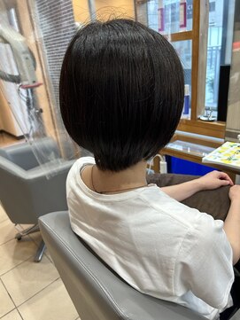 スタジオ アルファプラス 日暮里店(studio α+) ステップボーンカットカットボブショートハイライト白髪ぼかし