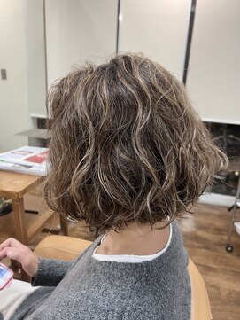 モ ディープ 泰夢(mo’Deep 泰夢) 外人風ボブ×スパイラル