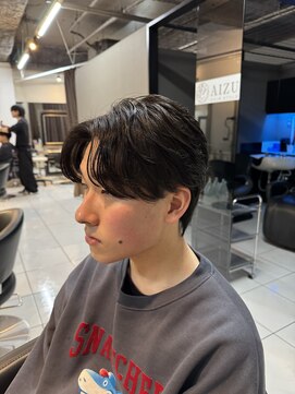 アイズ 海老名(AIZU) センターパート ニュアンスパーマ 海老名パーマ 眉カット