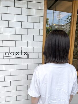 ノエル(noele) アッシュグレージュ×切りっぱなしボブ