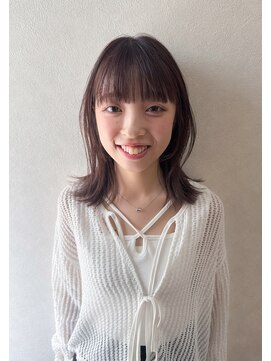 エン(en,) くびれカット顔まわりレイヤーレイヤーカットグレージュ