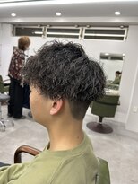 シャフト(SHAFT)&nbsp;強めツイストスパイラルパーマ♪