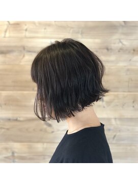 ジアザー(the other) 切りっぱなしボブ