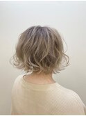 ブリーチオンカラーホワイトベージュ