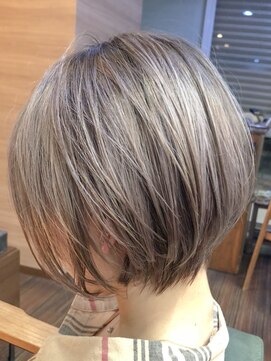 エモー(MoH) 季節問わずのハイトーンショート♪