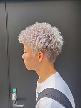 シュプール(SPUL) ホワイトカラー×スパイキーショート