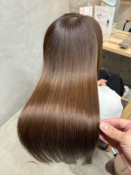 リタ 枚方(Rita) 20代30代40代アッシュブラウン髪質改善カラー艶感ストレート