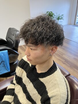 マーチン(Martin) ツーブロフェード×ツイスパスタイル