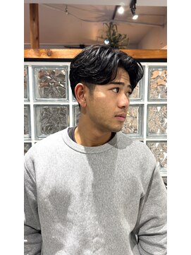 アイダブリューティー ヘア デザイン(IWT hair design) センターパートラルフカールパーマ【大名/パーマ/メンズカット】