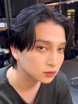 艶感ナチュラルメンズメイク×韓国風センターパート