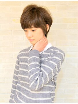 フチュール(Futur) アッシュ系ショートヘア