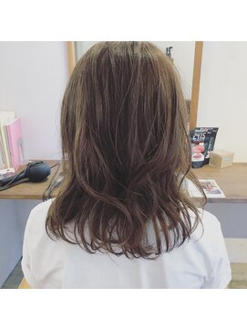 ヘアアンドリラクシングルーム アールフラン(Hair&Relaxingroom arFranc) カーキグレージュ