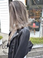 ルーヴェ(LOWE)&nbsp;トレンド！バレイヤージュと大人のホワイトベージュに