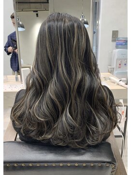 エレン(E L E N) コントラストハイライト　×  シルバーグレージュ　× ELEN