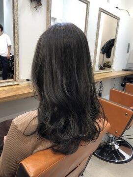 ネイヴィル(navile) 大人グレージュ