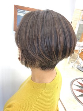 レオ 幸手(Leo) 20代30代大人可愛い小顔ショートボブ前下がりショートハイライト