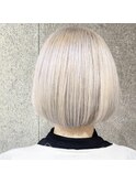 ホワイトグレージュ