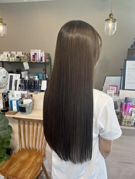 スアバイキキ(SuA by kiki.) 黒髪/グレーベージュ/レイヤーロング/前髪パーマ[千葉]