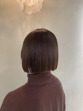 ジェムバイアルテフィーチェ(gem by artefice) パツっとボブ