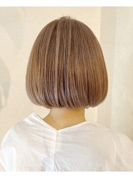 レグルス ヘア デザイン ニシジン 西新店(Reglus hair desigh) ボブ/顎ラインボブ/白髪ぼかしハイライト/カーキベージュ