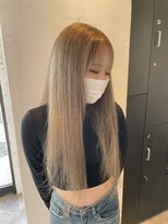 リトバイプティパ(Lit by petit-pas) ブリーチを使ったグレージュカラー