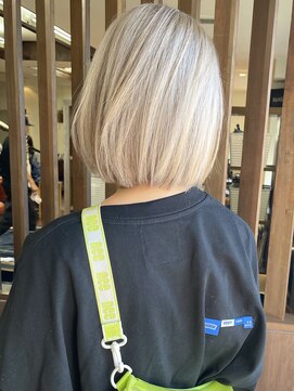 ダアッカ(da acca) ビターホワイト