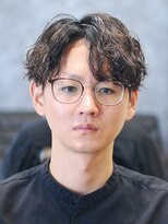 デプト(DEPT.)&nbsp;佐賀メンズカットツイストスパイラルパーマセンターパート眉毛