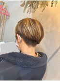 アシンメトリーカット×デザインカラー