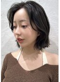 グレージュカラー ボブレイヤー 前髪かきあげヘア 韓国風ヘア