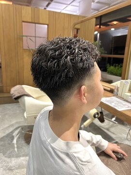 フラム(fulam) フェード×オールバックパンチパーマ