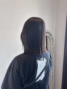 ヴィアンカ(Vianca) マロンベージュ×切りっぱなしボブ