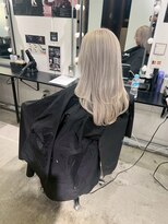 キング 心斎橋店(K!ng)&nbsp;ハイライトカラーミルクティーベージュレイヤーカット