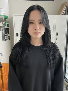 エイチ(811) 暗めカラーグランマッシュフェイスフレーミングブルーブラック