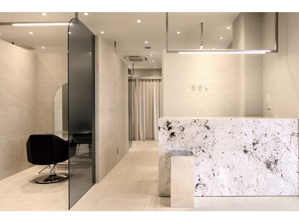 コル(COL.)の写真