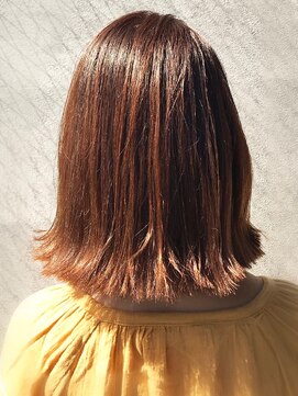 リヴィーダ(LIVIDA) ボブ×外ハネ×切りっぱなし