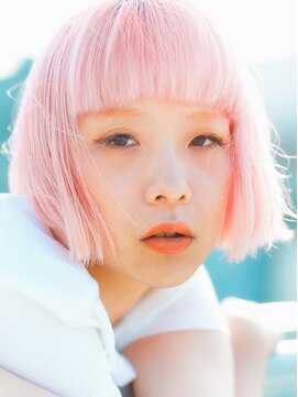 レガーレ(Legare) ホワイトピンクの切りっぱなしボブ