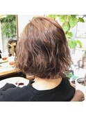ボブ×ウェーブパーマ×シナモンベージュ