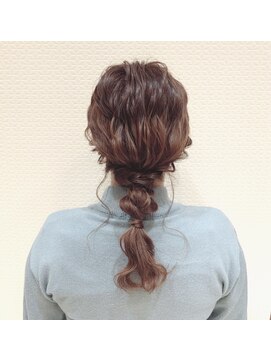 フレンズ friends 編みおろしヘアアレンジ