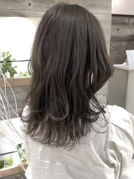 オリンテ バイ レシッド 表参道(orente by rcid) 20代30代大人ガーリーこなれミディ×アッシュオリーブグレージュ